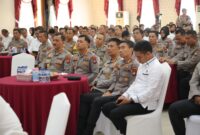 Pejabat utama Polda Kepri saat mendengarkan arahan dari Pengawasan Umum (Irwasum) Polri, Komjen Pol. Drs. Wahyu Widada, di Gedung Lancang Kuning Polda Kepri, Senin (22/9/2025). Matapedia6.com/Dok Humas Polda