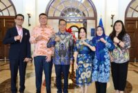 Kepala BP Batam Amsakar dan Li Claudia saat menghadiri undangan Konsulat Jenderal Singapura untuk Batam, Gavin Ang, dalam rangkaian kunjungan kerja di Singapura, Senin (29/9/2025). Foto:Humas BP