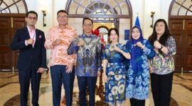 Kepala BP Batam Amsakar dan Li Claudia saat menghadiri undangan Konsulat Jenderal Singapura untuk Batam, Gavin Ang, dalam rangkaian kunjungan kerja di Singapura, Senin (29/9/2025). Foto:Humas BP