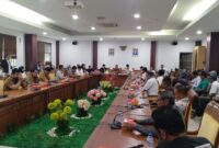 Warga Tanjung Sengkuang, Kecamatan Batuampar Kota Batam, Provinsi Kepri saat mengikuti Rapat Dengar Pendapat di Kantor Komisi III DPRD Kota Batam, Senin (8/9/2025). Matapedia6.com/Luci