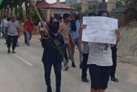 Puluhan mantan dan karyawan PT McDermott bidang pengamanan saat berunjukrasa di kantor DPRD Kota Batam, Selasa (9/9/2025). Matapedia6.com/Luci