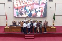 Seluruh Fraksi menyetujui APBD 2026 dalam rapat paripurna pada Rabu (10/9/2025). Foto:Zalfirega/matapedia