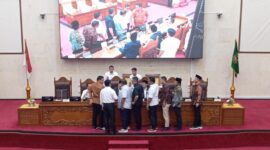 Seluruh Fraksi menyetujui APBD 2026 dalam rapat paripurna pada Rabu (10/9/2025). Foto:Zalfirega/matapedia