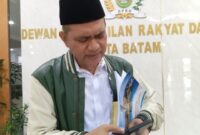 Wakil Ketua Komisi IV DPRD Batam, Surya Makmur Nasution saat memberikan tanggapan mengenai laka kerja yang sering terjadi di Kota Batam, Senin (15/9/2025). Matapedia6.com/Luci