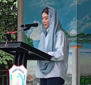 Anggota DPD RI, Dwi Ajeng Reapaty saat memberikan sambutan di pembukaan pentas PAI di Sekolah Dasar Negeri 010 Sagulung Kota Batam Provinsi Kepri, Sabtu (20/9/2025). Matapedia6.com/Zalfirega
