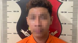 Pelaku penusukan di Polsek Bengkong saat diamankan polisi, di salah satu spa kawasan Nagoya Hill, Jumat (26/7/2025). Matapedia6.com/Dok Polresta