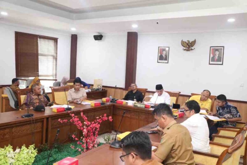 Rapat Dengar Pendapat Umum (RDPU) khusus yang digelar di ruang Komisi III DPRD Batam, Senin (20/10/2025). Foto:Istimewa