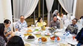 Kepala BP Batam Amsakar dan Li Claudia bersama CEO Vingroup Regional Asia, Pham Sanh Chau, Senin (29/9/2025). Foto:Humas BP
