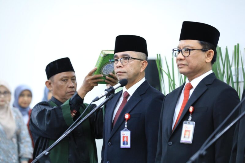 Pelantikan pejabat baru OJK. Foto:Ist
