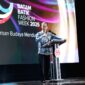 Wali Kota Batam Amsakar Achmad saat memberikan sambutan di Malam Puncak Batam Batik Fashion Week (BBFW) 2025 yang berlangsung megah di Dataran Engku Putri, Batam Centre, Sabtu (4/10/2025). Matapedia6.com/Diskominfo