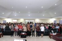 OJk bersama mahasiswa Unsrat. Foto;OJK Kepri