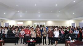 OJk bersama mahasiswa Unsrat. Foto;OJK Kepri