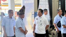 Karutan Batam Fajar saat menyambut rombongan Penjara Dusun Dato’ Murad, Melaka, Malaysia pada Selasa (14/10/2025). Foto:Istimewa