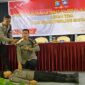 Instruktur dari bidang kesehatan Polda Kepri saat memberikan materi sekaligus memperagakan cara memberikan pertolongan terhadap korban, Rabu (22/10/2025). Matapedia6.com/Dok Humas Polda