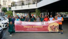Gowes bersama wartawan dan Telkom. Foto:Istimewa