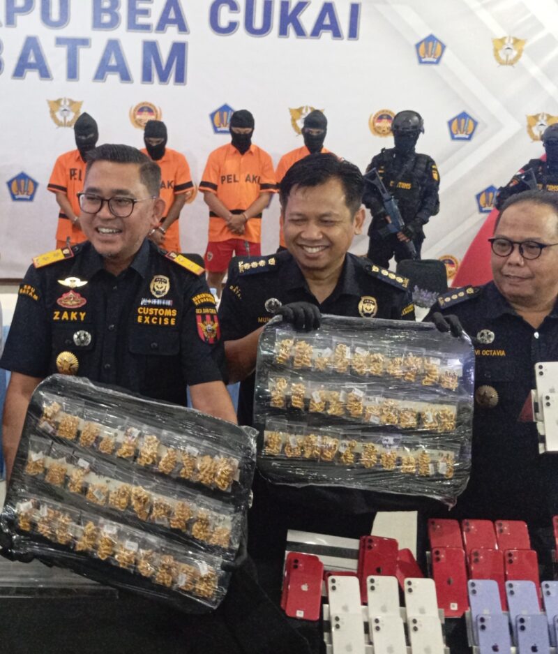 Perhiasan emas yang berhasil digagal oleh petugas Bea Cukai Batam, saat hendak diselundupkan dari Malaysia tujuan Batam melalui pelabuhan Internasional Batam Centre, Senin (22/9/2025) lalu. Matapedia6.com/Luci