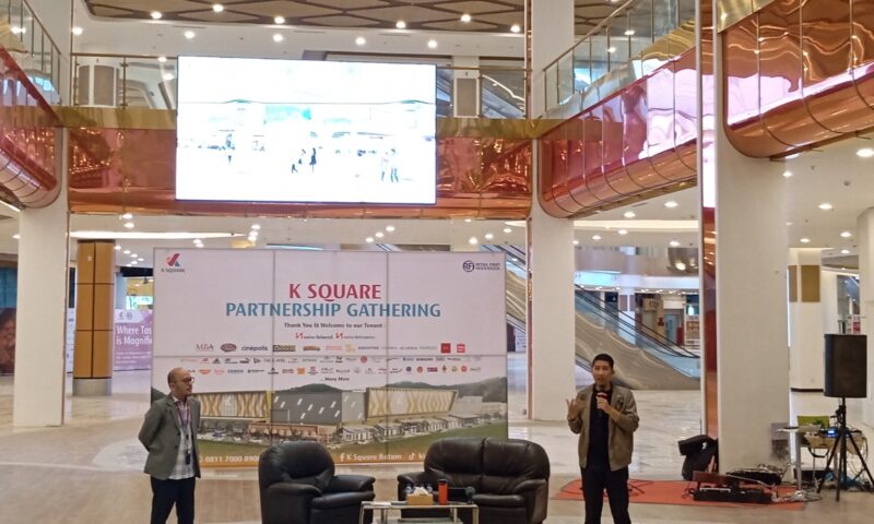 Center Director K Square Mall Batam, Muhammad Setriawan (Ian) bersama Marketing Promotions Manager K Square Mall Batam, Alfredo Sihombing (Bang Edo) dalam acara Partnership Gathering bersama media dan Influencer, Kamis (16/10/2025). Foto:matapedia