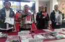 Kapolresta Barelang Kombes Pol  Zaenal Arifin didampingi Kasatresnarkoba Polresta Barelang Kompol Deni Langie saat konferensi pers di Polresta Barelang, Rabu (22/10/2025). Matapedia6.com/Luci