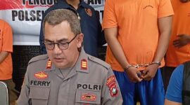 Wakapolsek Batam Kota AKP Ferry saat memberikan ketengan di Polsek Batam kota atas kasus pencurian motor yang berhasil diungkap jajarannya, Kamis (30/10/2025). Matapedia6.com/Luci