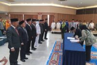 Delapan pejabat pemko Batam yang menjalani pelantikan di lantai IV kantor Pemerintah Kota Batam, di Batam Centre, Jumat (31/10/2025). Matapedia6.com/Luci