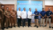 Wali Kota Batam Amsakar Achmad menerima kunjungan Bulog, Selasa (4/11/2025). Foto:Diskominfo Batam