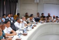 Sekda Batam Firmansyah tengah. Foto:Diskominfo Batam