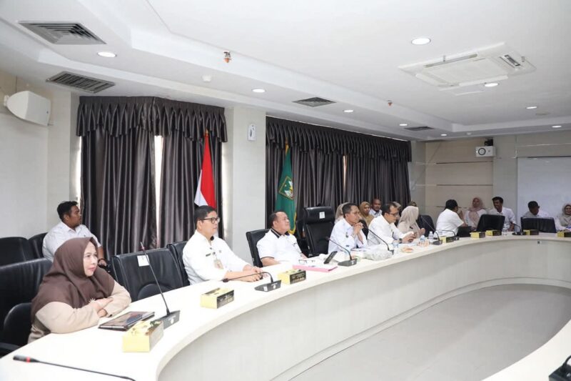 Wali Kota Batam Amsakar Achmad, memaparkan berbagai inovasi unggulan daerah secara daring dari Kantor Wali Kota Batam, Rabu (5/11/2025). Foto:Diskominfo Batam