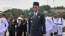 Wali Kota Batam Amsakar Achmad saat menjadi pembina upacara Peringatan Hari Pahlawan Tahun 2025 tingkat Kota Batam di Markas Komando Daerah Angkatan Laut (Kodaeral) IV Batuampar, Senin (10/11/2025). Matapedia6.com/Diskominfo