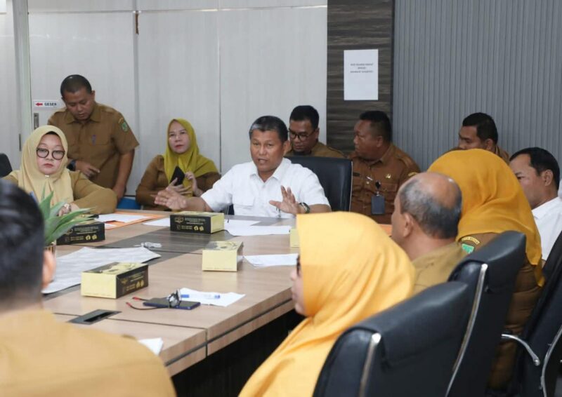 Sekretaris daerah Kota Batam Firmansyah pimpin rapat pemaparan Rencana Tender Kerja Sama Pemanfaatan (KSP) Barang Milik Daerah (BMD) untuk proyek strategis tersebut, di Kantor Wali Kota Batam, Selasa (11/11/2025). Matapedia6.com/Diskominfo