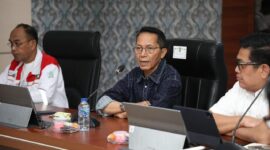 Wali Kota Batam Amsakar Achmad pimpin rapat koordinasi dengan Deputi Bidang Pengembangan Usaha Koperasi Merah Putih Wilayah Sumatera, di Kantor Wali Kota Batam, Sabtu (15/11/2025). Matapedia6.com/Diskominfo