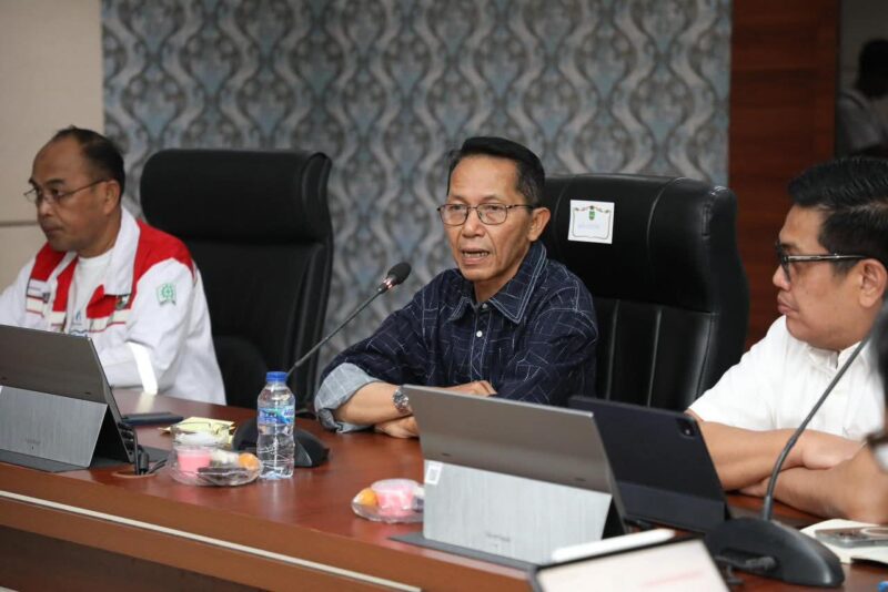 Wali Kota Batam Amsakar Achmad pimpin rapat koordinasi dengan Deputi Bidang Pengembangan Usaha Koperasi Merah Putih Wilayah Sumatera, di Kantor Wali Kota Batam, Sabtu (15/11/2025). Matapedia6.com/Diskominfo