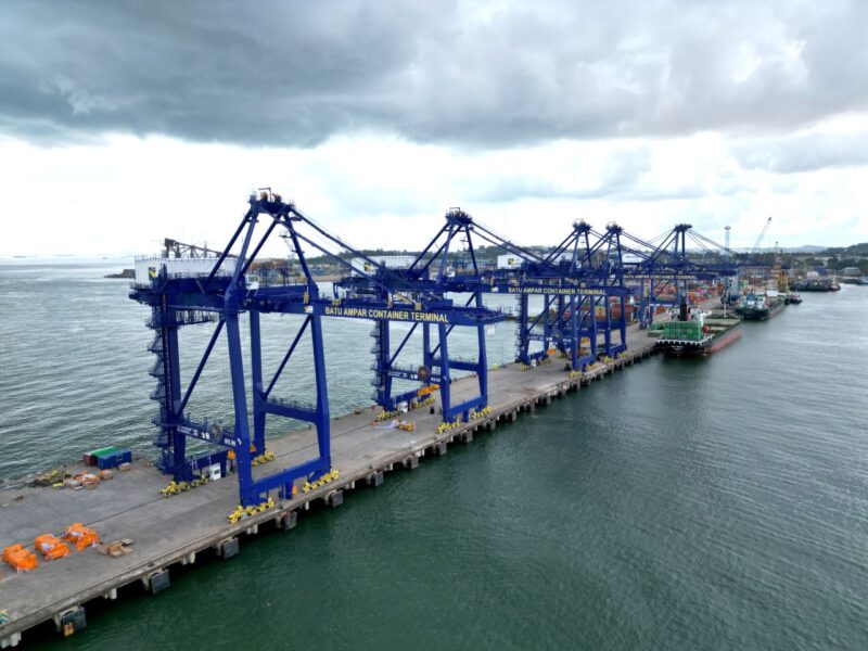 Pelabuhan kargo dan peti kemas di Batu Ampar. Foto:Humas BP Batam