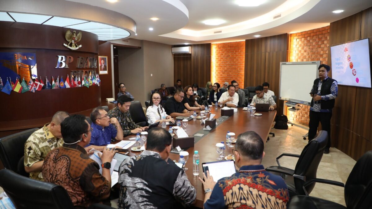 Wakil Kepala BP Batam Li Claudia Chandra tengah. Foto:Humas BP Batam