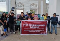 Sejumlah jurnalis di Batam gelar aksi demo, Sabtu (8/11/2025). Foto:Istimewa