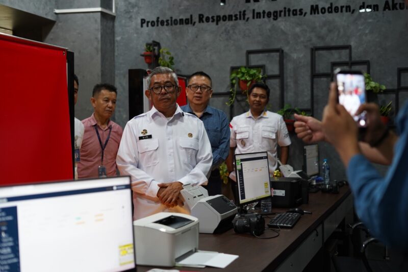 Imigrasi Batam buka layanan paspor dan izin tinggal di Pollux Mall, Selasa (18/11/2025). Foto:Humas Imigrasi