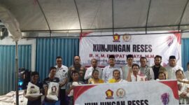 Anggota DPR RI Endipat Wijaya reses di Sagulung, Jumat (31/10/2025). Foto:Zalfirega/matapedia