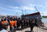 Direktur Jenderal PSDKP Kementerian Kelautan dan Perikanan, Dr. Pung Nugroho saat konferensi pers di Pangkalan PSDKP Barelang Batam, Kamis (6/11/2025). Foto:Zalfirega/matapedia