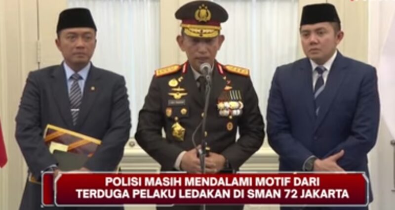 Kapolri Jenderal Listyo Sigit Prabowo saat memberikan keterangan atas pengungkapan terduga pelaku peledakan di masjid SMAN 72 Jakarta, Jumat (7/11/2025). Matapedia6.com/Istimewa