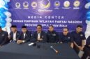 Konferensi pers pengurus Dewan Pimpinan Wilayah Partai NasDem Kepri di HUT ke 14, Selasa (11/11/2025). Foto:Zalfirega/matapedia
