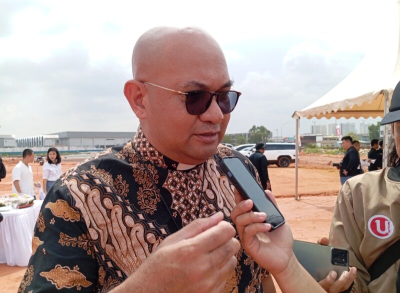 Romo Pascal desak JPU tindak lanjuti dugaan kesaksian palsu oleh Roslina di persidangan di pengadilan Negeri Batam. Matapedia6.com/Luci