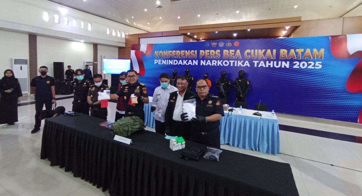 Bea Cukai Batam ungkap dua penindakan penyelundupan narkoba, Senin (17/11/2025). Foto:Zalfirega/matapedia