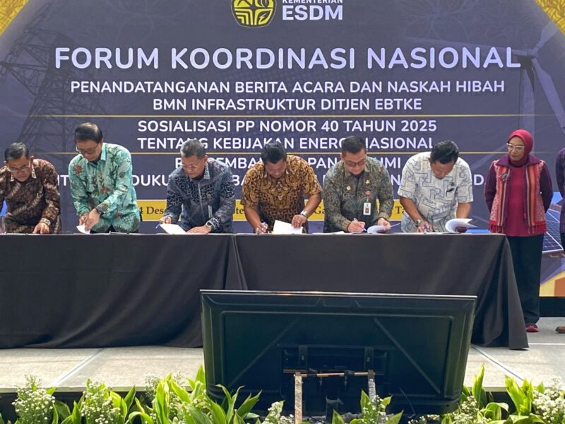 Sekretaris daerah Kota Batam Firmansyah saat penandatanganan Berita Acara Serah Terima (BAST) dan Naskah Hibah Barang Milik Negara (BMN) di JHL Solitaire Gading Serpong, Tangerang, Banten, Rabu (3/12/2025).Matapedia6.com/Diskominfo