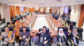 Kepala Diskominfo Batam Rudi Panjaitan tengah saat peluncuran inovasi digital, Kamis (4/12/2025). Foto:dok/Diskominfo