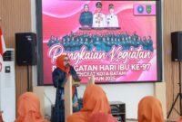 Ketua Tim Penggerak PKK (TP-PKK) Kota Batam, Erlita Amsakar, saat bersilaturahmi dengan komunitas Pramu Rimpang Kota Batam di Gedung Dekranasda Batam, Jumat (5/12/2025). Matapedia6.com/Diskominfo