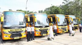 Mobil transportasi diluncurkan untuk akses pendidikan hinterland di Dishub Batam pada Selasa (30/12/2025). Foto:Diskominfo