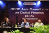 Wakil Ketua Dewan Komisioner OJK, Mirza Adityaswara. Foto:OJK/Kepri