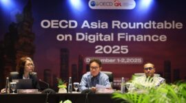 Wakil Ketua Dewan Komisioner OJK, Mirza Adityaswara. Foto:OJK/Kepri