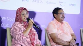 Direktur Utama Telkom Indonesia Dian Siswarini saat memberikan paparan pada acara Lintas Teknologi Solutions Day 8th Edition yang diselenggarakan di Royale Golf Halim, Jakarta pada Sabtu, (29/11/2025). Foto:Telkom/matapedia