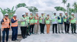 Direktur Utama Telkom Dian Siswarini, Komisaris Telkom Rizal Mallarangeng, Direktur Utama Telkomsat Lukman Hakim Abd Rauf, dan EVP Telkom Regional V Amin Soebagyo saat acara peresmian Community Gateway di Stasiun Bumi Merauke, Kabupaten Merauke, Papua Selatan pada Jumat (5/11/2025). Foto:Telkom/matapedia