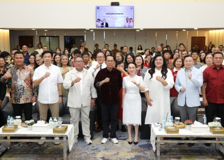 Kepala BP Batam Amsakar dan Li Claudia hadir perayaan Natal di BP Batam, Sabtu (6/12/2025). Foto:Humas 